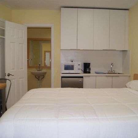 Private Studio Two Miles From Hard Rock Stadium Miami Gardens Bagian luar foto