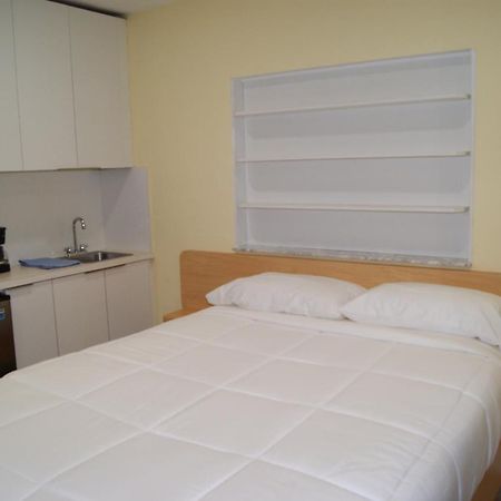 Private Studio Two Miles From Hard Rock Stadium Miami Gardens Bagian luar foto