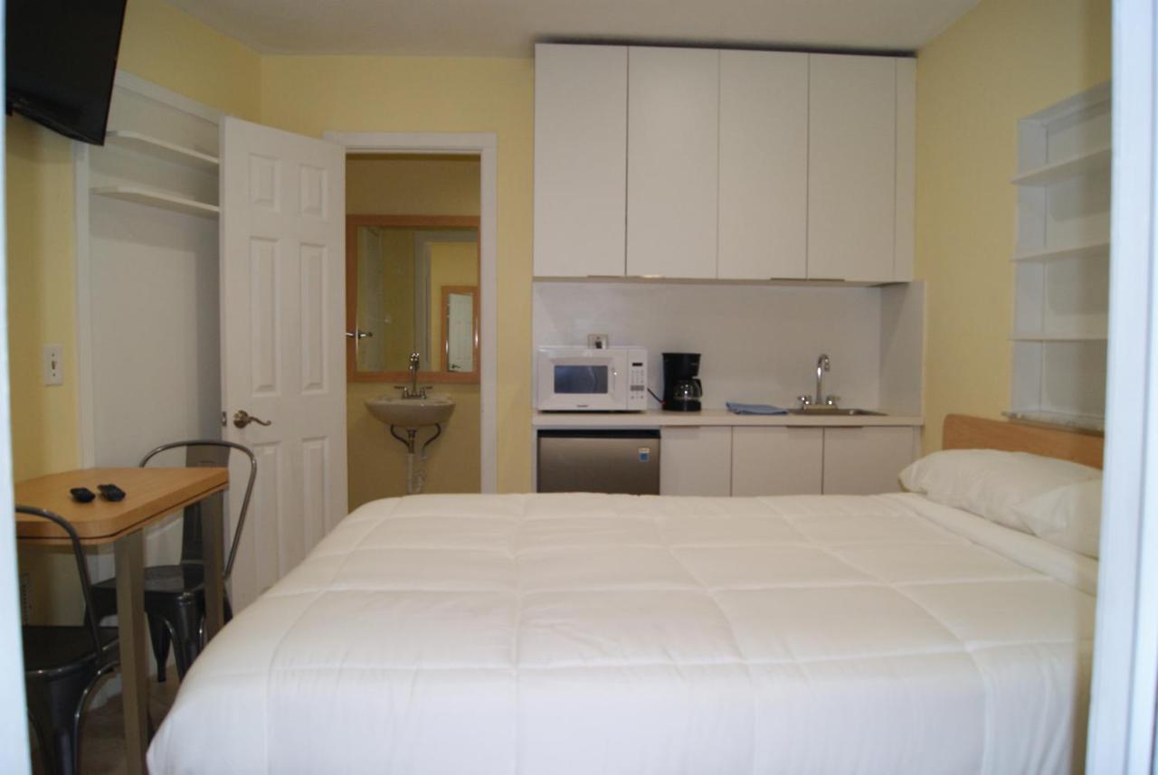 Private Studio Two Miles From Hard Rock Stadium Miami Gardens Bagian luar foto